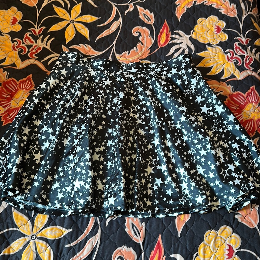 Black & White Star Mini Skirt! 🖤🤍